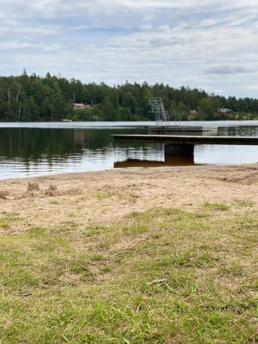 Mysigt Hus Med Natur & Jacuzzi I Olofstorp Gothenburg Luaran gambar