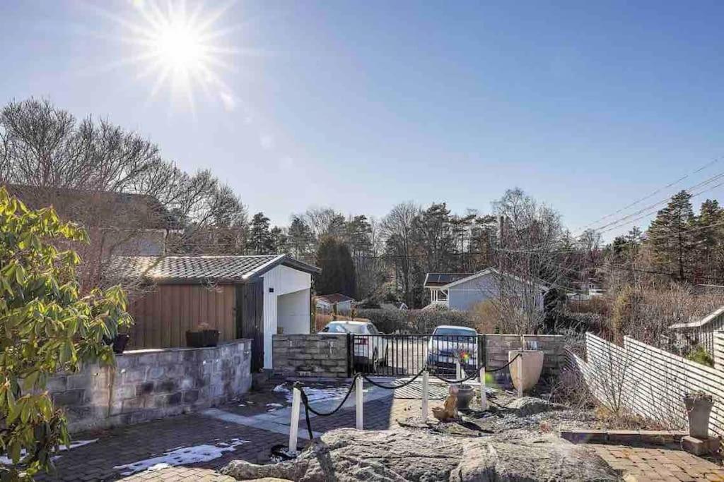 Mysigt Hus Med Natur & Jacuzzi I Olofstorp Gothenburg Luaran gambar