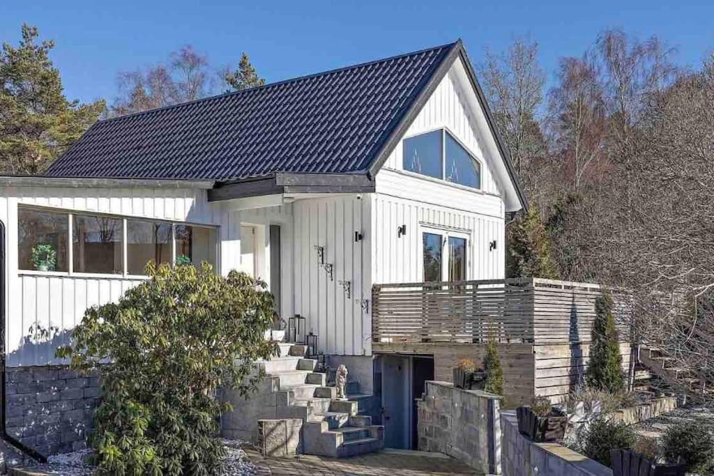 Mysigt Hus Med Natur & Jacuzzi I Olofstorp Gothenburg Luaran gambar